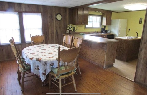 Cedar Bluff House | Country Cottage across the road from Weiss Lake- “Dandelion Cottage”