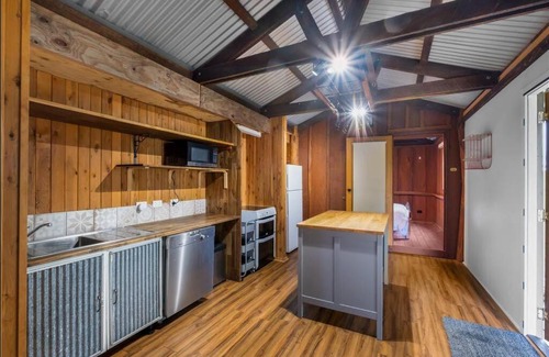Dulong House | Country Cottage Close to Montville Sunshine Coast