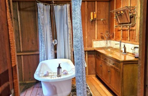 Dulong House | Country Cottage Close to Montville Sunshine Coast