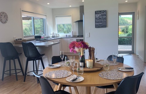 Wairakei House | Country Cottage in an idyllic setting and just minutes from action packed Taupō!