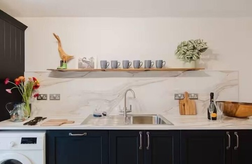 Farmington House | Country Cottage in Heart of the Cotswold
