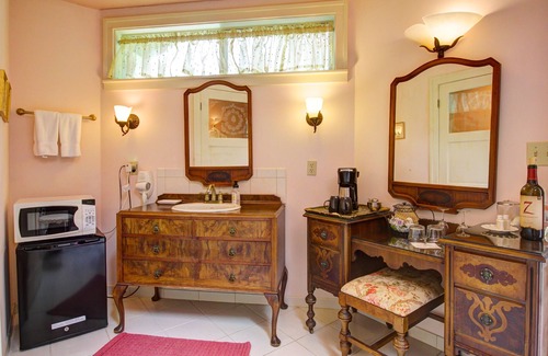 Langley Bed & Breakfast | Country Cottage of Langley