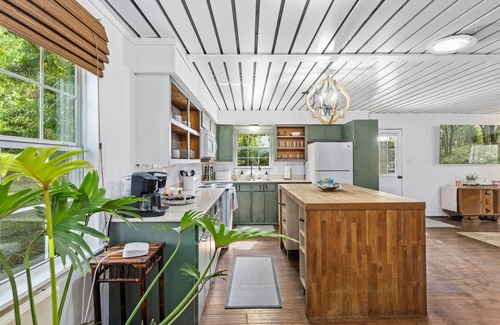 Wylie House | Country Cottage Retreat with Family Fun Activities