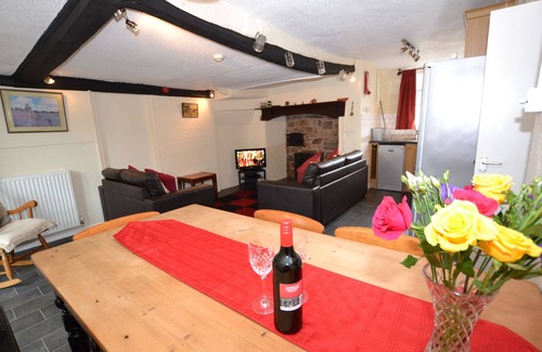 Barnstaple Cottage | Country Cottage, Situated On A Wing Of A 17th Century Farmhouse, 4* Standard