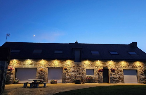 Bourbriac House | Country cottage with indoor pool La maison du Bonheur