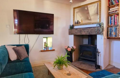 Todmorden House | Country cottage with panoramic views