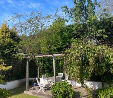 Saint Mary House | Country cottage with private garden close to beach
