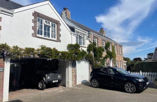 Saint Mary House | Country cottage with private garden close to beach