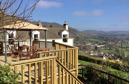 Redbrook Cottage | Country Cottage With Truly Amazing Views Over The River Wye valley. Pet friendly