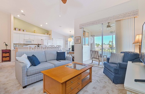 Estero Condo | Country Creek - Second floor Lakeview Condo with Golf!