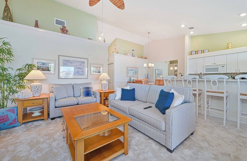Estero Condo | Country Creek - Second floor Lakeview Condo with Golf!