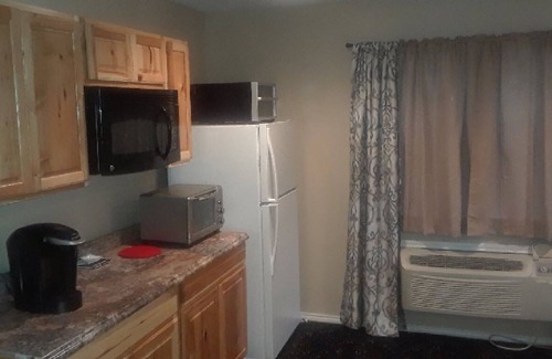 Cisco Apartment | Country Efficiency on 73 Wooded Acres with Pond