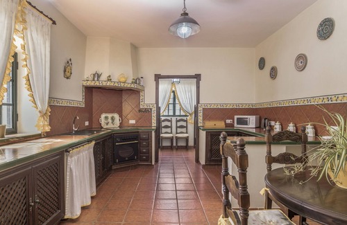 Setenil de las Bodegas House | Country House 'Cortijo La Dehesa Del Pilar' with Mountain View, Private Pool and Wi-Fi