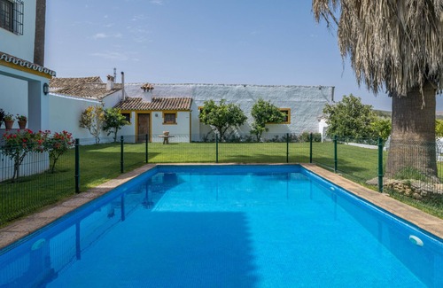 Setenil de las Bodegas House | Country House 'Cortijo La Dehesa Del Pilar' with Mountain View, Private Pool and Wi-Fi