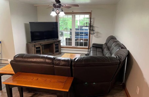 Friendsville House | Country Escape Private Hot Tub Fire Pit
