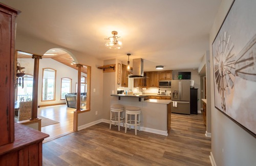 Bangor House | Country Estate minutes away from South Haven.