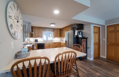 Bangor House | Country Estate minutes away from South Haven.