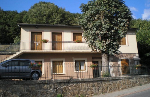 Saint-Victor-et-Melvieu Condo | Country gite in southern Aveyron