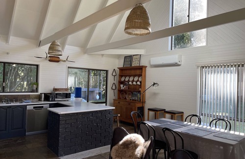 Crystal Creek Cottage | Country Getaway at Crystal Creek - Sleeps 9