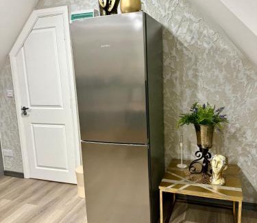 Monasterevin Apartment | Country Haven Comfy & Sleek Apartment