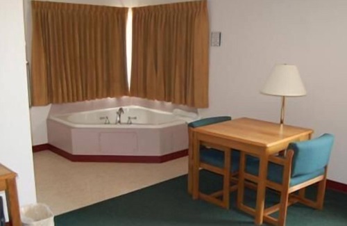 Hillsboro Hotel | COUNTRY HAVEN INN