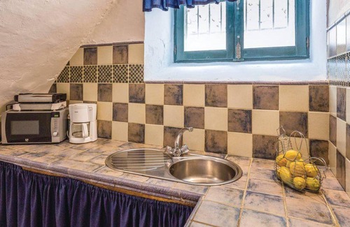 Cuevas del Becerro House | Country House 'Paraje El Saltadero' with Mountain View, Private Pool and Wi-Fi