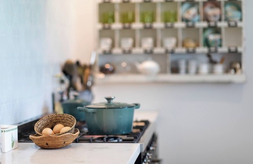 Bundanoon House | Country House 1 Min Walk to Bundanoon Village and The Iconic Pub