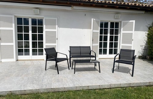 Sulmona House | Country house 5 minutes from downtown with garden and private parking space