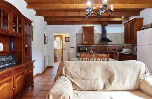 Arbuniel House | Country House 'Alojamiento Rural La Ventilla' with Mountain View, Private Pool and Wi-Fi