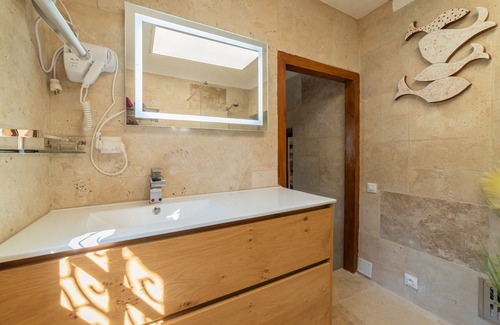 Corsavy House | Country House 'Chapelle De Léca' with Mountain View, Private Terrace and Wi-Fi