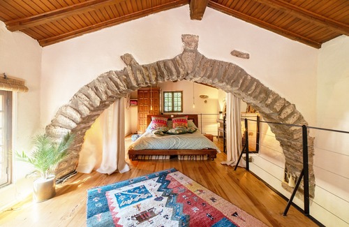 Corsavy House | Country House 'Chapelle De Léca' with Mountain View, Private Terrace and Wi-Fi