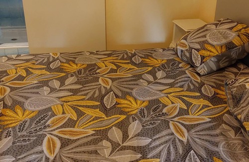 Salernes Bed & Breakfast | Country house divided into three ground floor apartments