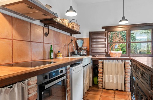 Cabranes Municipality House | Country House 'El Corredor' with Sea View, Private Terrace and Wi-Fi