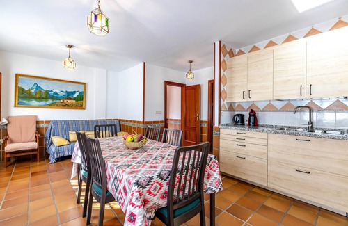 Barrio de la Vega House | Country House 'Hitos' with Mountain View, Wi-Fi and Air Conditioning