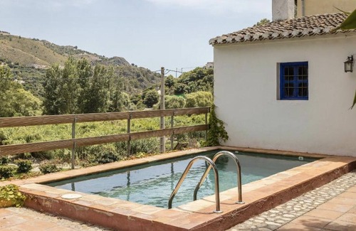 Guajar Faraguit Villa | Country House "La Molinera" with Mountain View, Private Pool & Wi-Fi