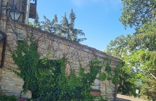 Montefalcone Appennino Villa | Country House "La Rupe", for large groups, with swimming pool and tennis court