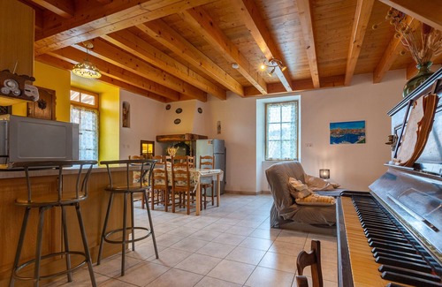 Vals-les-Bains House | Country House 'Le Bacci' with Mountain View, Private Garden and Wi-Fi