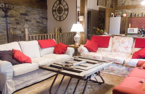 Lierganes House | Country House 'Mugidos Lejanos' with Sea View, Private Terrace and Private Garden