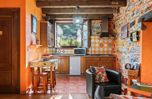 Vilaframil House | Country House 'Nogueira' with Mountain View, Private Terrace and Wi-Fi