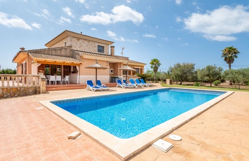Campos Villa | Country House 'Sa Gravera De Sa Barrala' with Private Pool, Wi-Fi and Air Conditioning