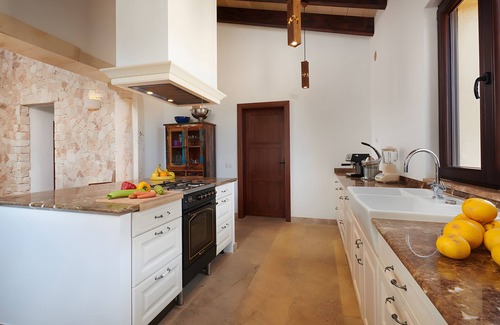 Manacor Villa | Country House 'Sant Salvador' with Mountain View, Wi-Fi and Air Conditioning