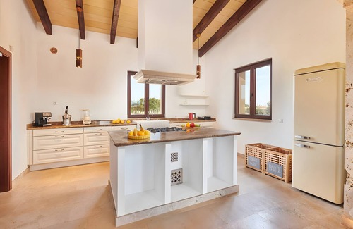 Manacor Villa | Country House 'Sant Salvador' with Mountain View, Wi-Fi and Air Conditioning