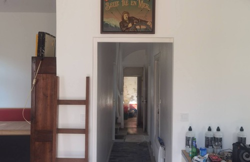 Le Palais House | COUNTRY HOUSE TEN MINUTES' WALK FROM PALACE CENTER PIER
