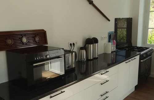 Le Palais House | COUNTRY HOUSE TEN MINUTES' WALK FROM PALACE CENTER PIER