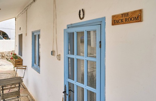 Lujar Villa | Country House 'The Tack Room' with Mountain View, Shared Pool and Wi-Fi