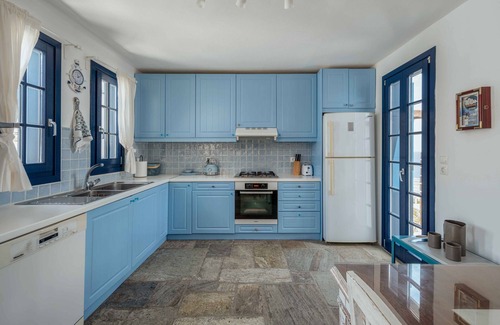 Serifos Villa | Country House 'Villa Agios Sostis' with Sea View, Wi-Fi and Air Conditioning