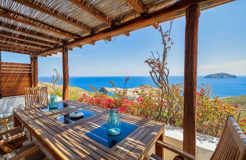 Serifos Villa | Country House 'Villa Agios Sostis' with Sea View, Wi-Fi and Air Conditioning