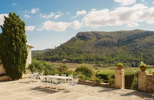 Alcudia Villa | Country House with Private Pool And Superb Views. At 7 km. from Alcudia town.