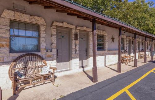 Fredericksburg Hotel | Country Inn Motel