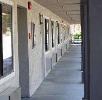 Jamestown Hotel | Country Inn Sonora